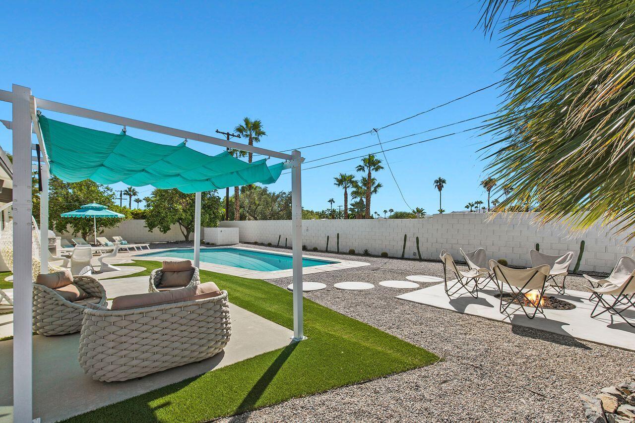 411 East Racquet Club Road Palm Springs, CA 92262 - Photo 30 of 35 Backyard