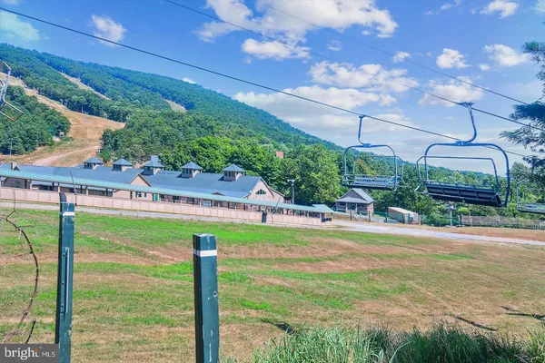 $424,400 | 13865 Trailside Lane, Mercersburg, PA 17236