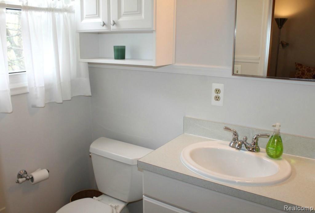 44727 Brookside Road Plymouth, MI 48170 - Photo 23 of 37 IMG_8285.jpg
