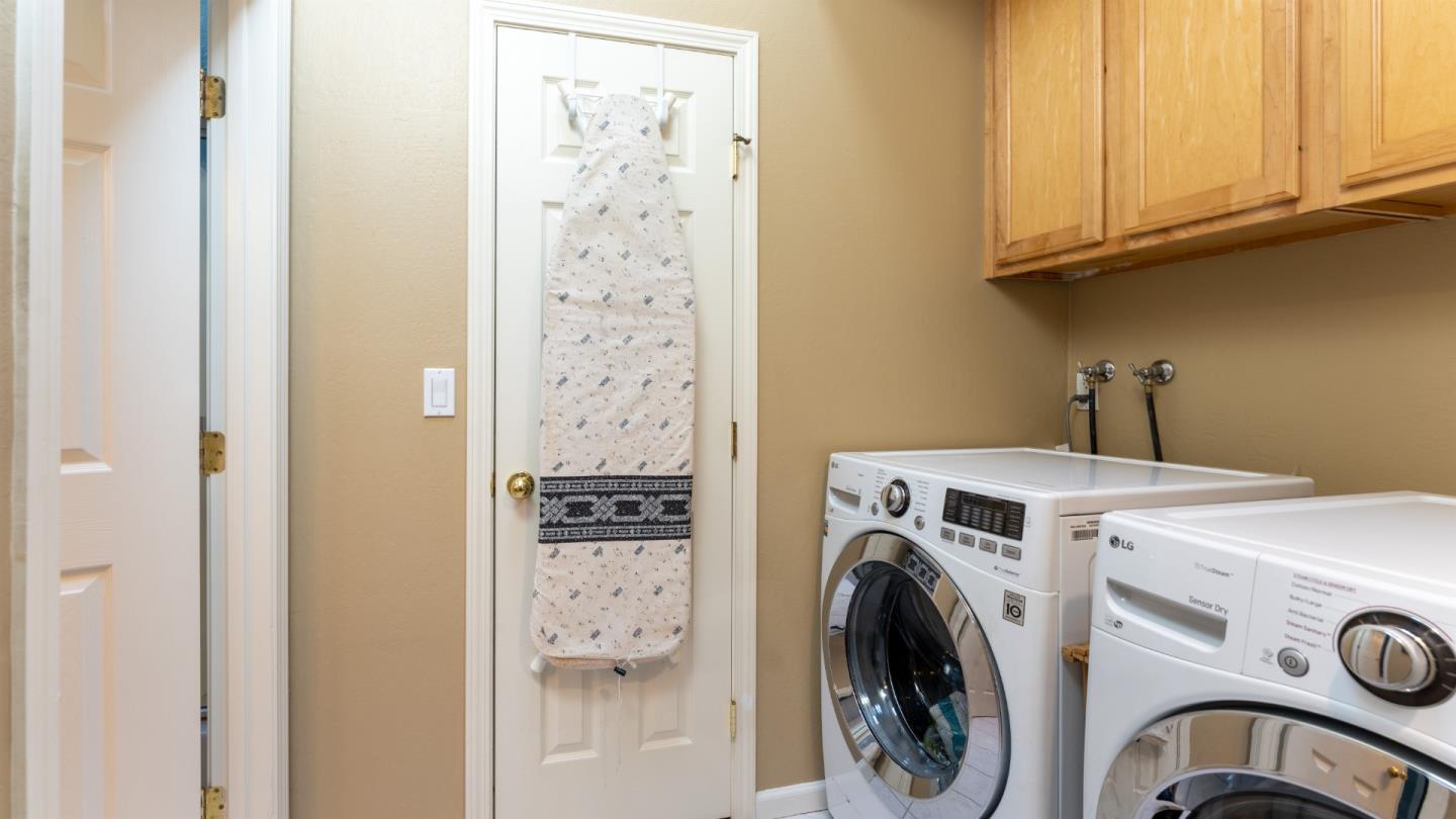 220 Central Avenue Mountain View, CA 94043 - Photo 12 of 22 a utility room with dryer and washer