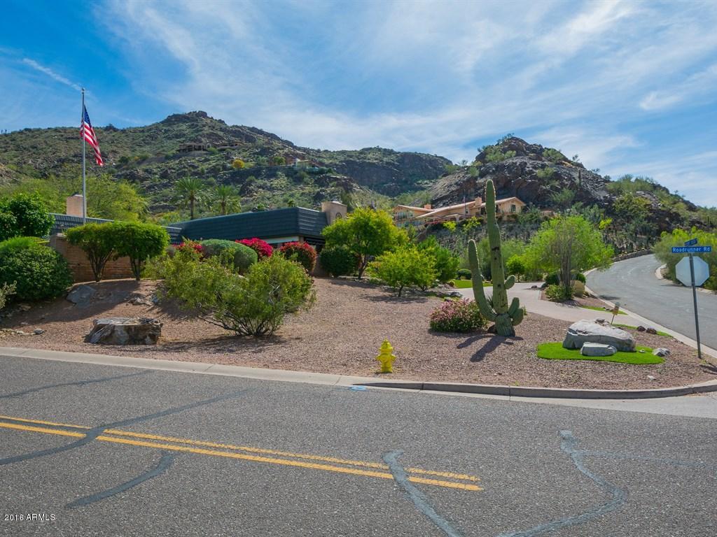 5366 East Roadrunner Road, Unit 1 Paradise Valley, AZ 85253 - Photo 4 of 15 004_Lot View Looking South