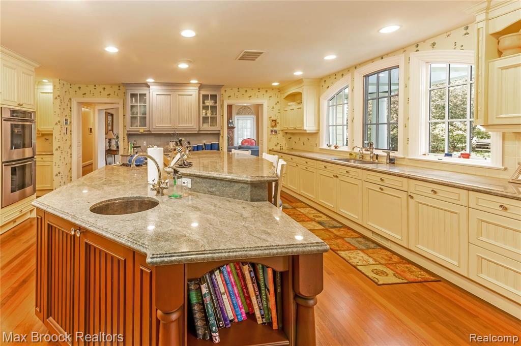 2080 Redding Road Birmingham, MI 48009 - Photo 21 of 59