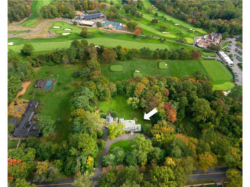 480 Hollow Tree Ridge Road Darien, CT 06820 - Photo 1 of 25 a view of a lake with a park