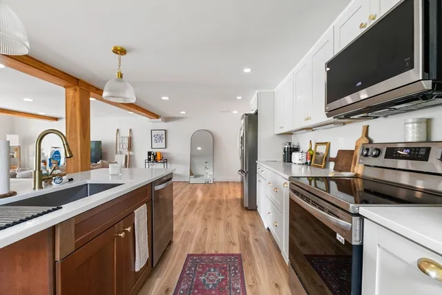 $1,100,000 | 95 Lake Shore Road, Salem, NH 03079