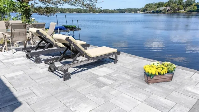 $1,100,000 | 95 Lake Shore Road, Salem, NH 03079