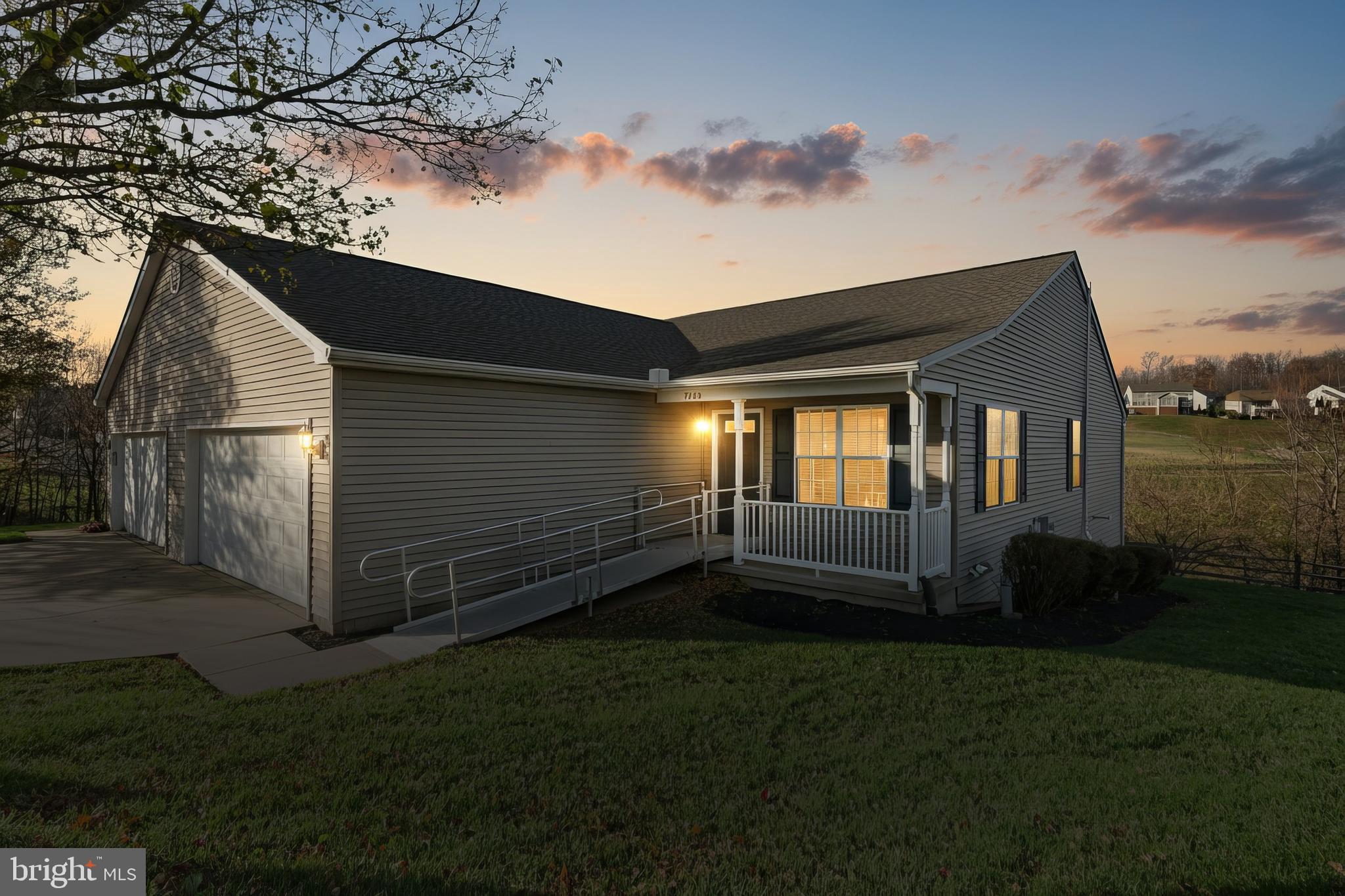 7220 Seneca Ridge Drive York, PA 17403 - Photo 3 of 51 a backyard of a house