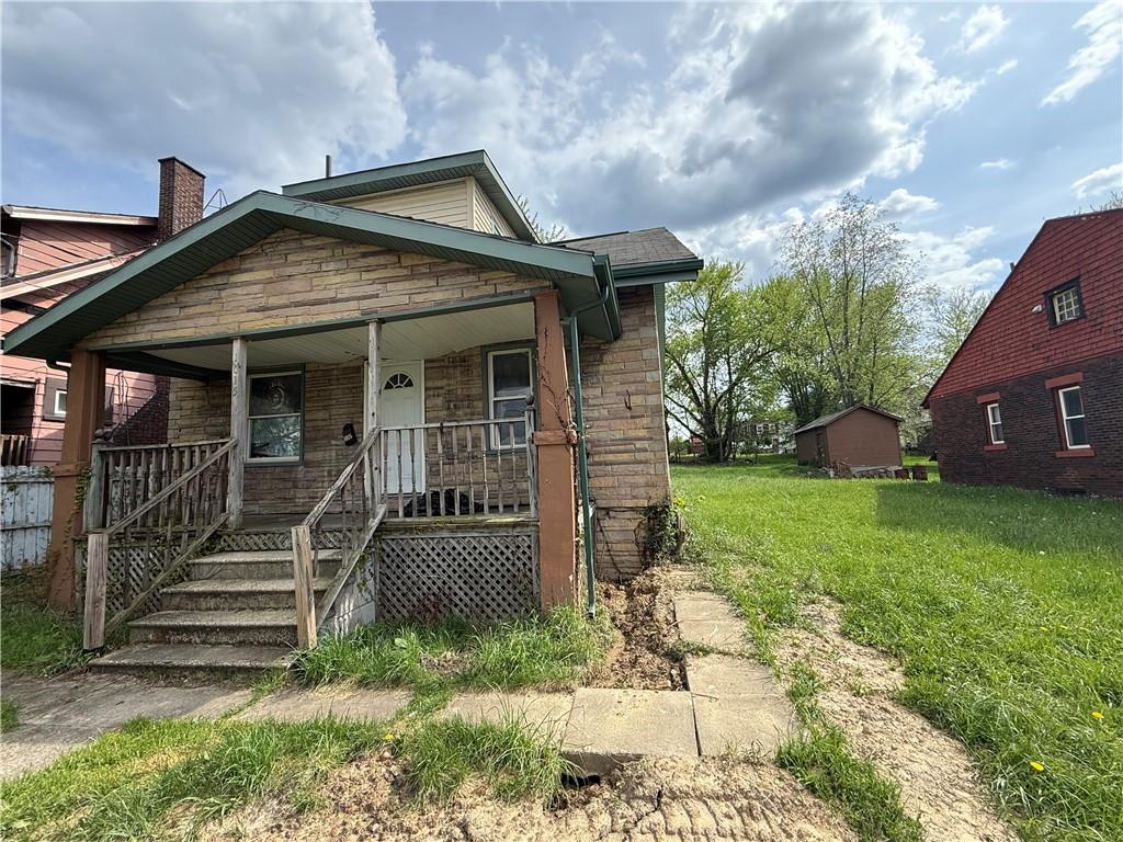 1015 Washington Street Farrell, PA 16121 - Photo 2 of 21