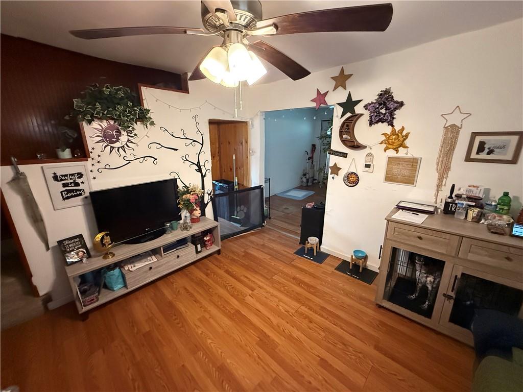 1015 Washington Street Farrell, PA 16121 - Photo 7 of 21
