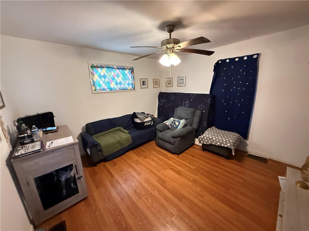 1015 Washington Street Farrell, PA 16121 - Photo 9 of 21