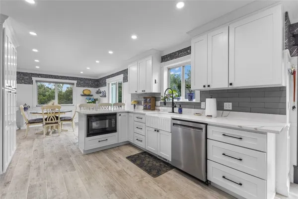 $1,199,000 | 10 J H Dwyer Drive, Middletown, RI 02842
