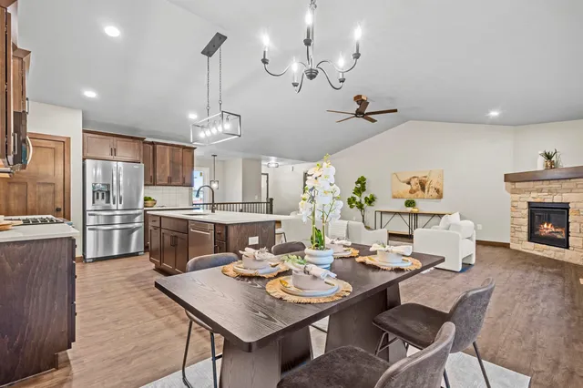 $499,900 | W7043 Otis Drive, Greenville, WI 54942