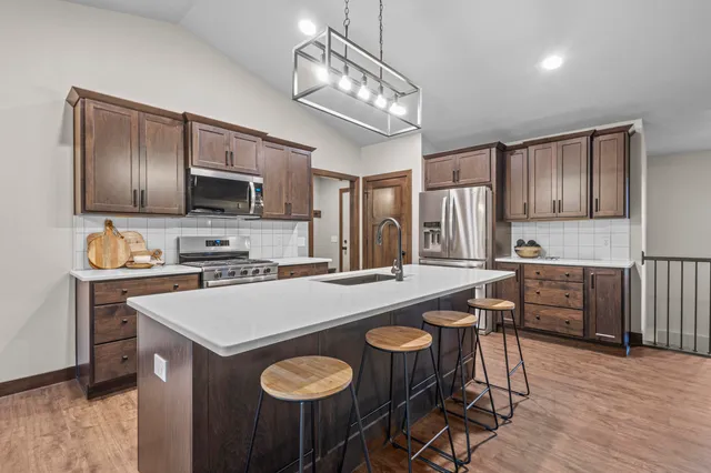 $499,900 | W7043 Otis Drive, Greenville, WI 54942