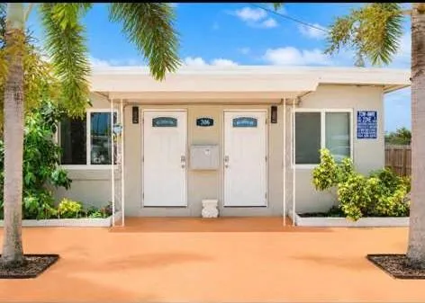 $1,200,000 | 306 Northeast 6th Street, Unit 14, Hallandale Beach, FL 33009