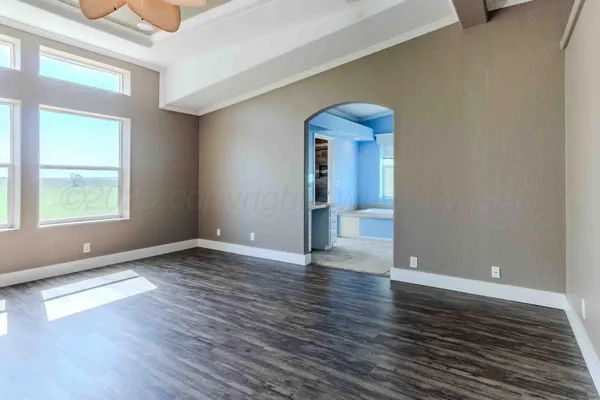 $950,000 | 8040 County Road 2, Mobeetie, TX 79061