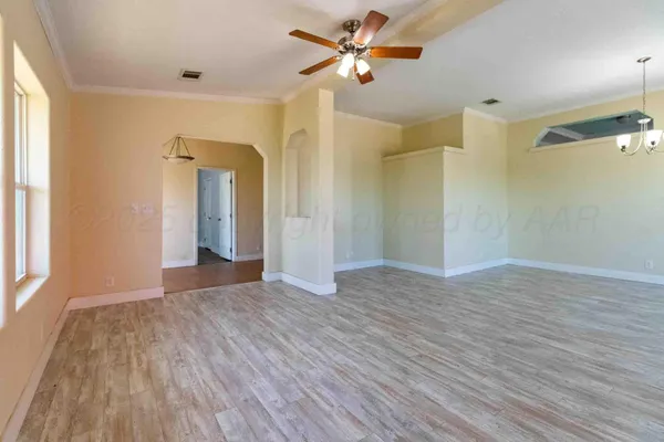 $950,000 | 8040 County Road 2, Mobeetie, TX 79061