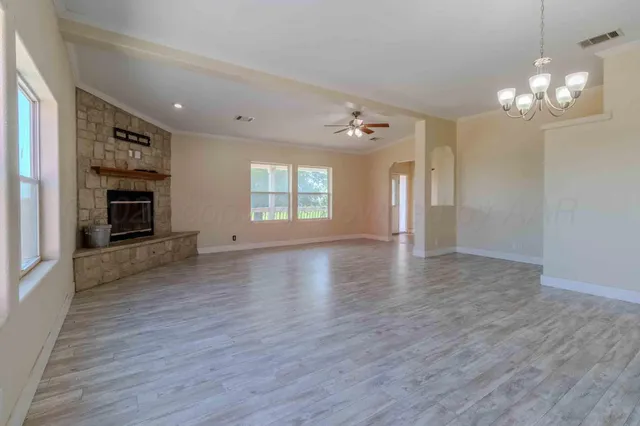 $950,000 | 8040 County Road 2, Mobeetie, TX 79061