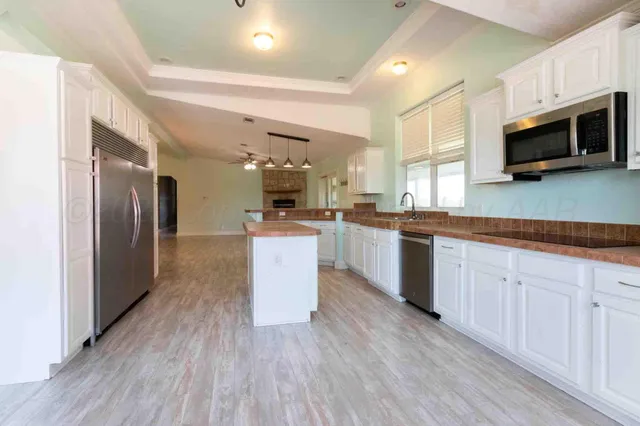 $950,000 | 8040 County Road 2, Mobeetie, TX 79061