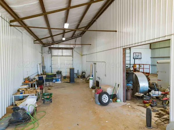 $950,000 | 8040 County Road 2, Mobeetie, TX 79061