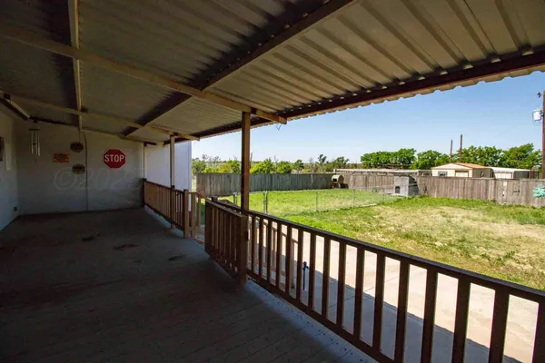 $950,000 | 8040 County Road 2, Mobeetie, TX 79061