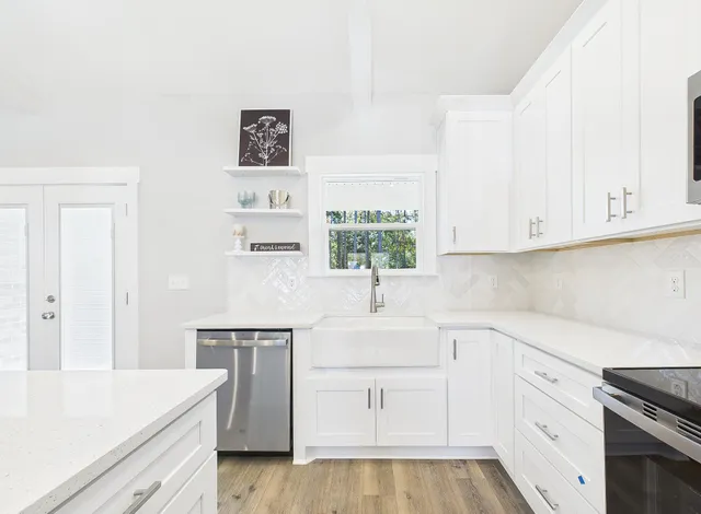 $445,000 | 410 West Pine Street, Mary Esther, FL 32569