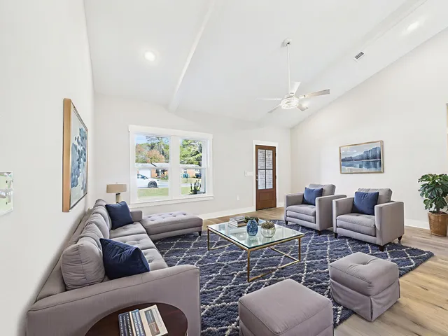 $445,000 | 410 West Pine Street, Mary Esther, FL 32569