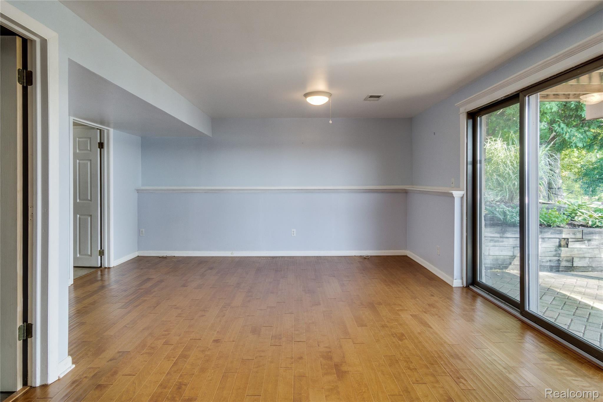 15495 Whitaker Road Linden, MI 48451 - Photo 25 of 40 Interiors (26 of 32).jpg