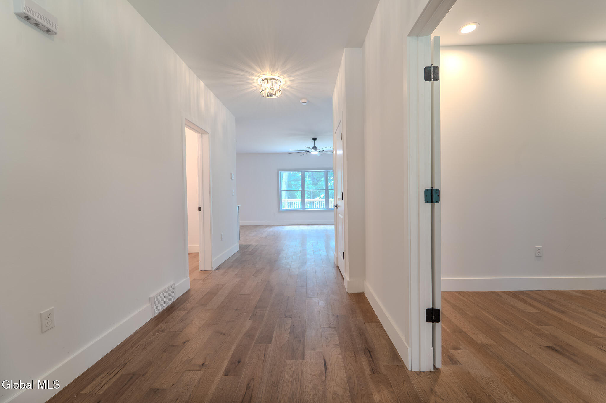 233 Pinewood Avenue Schenectady, NY 12303 - Photo 12 of 50 MIG00823-HDR