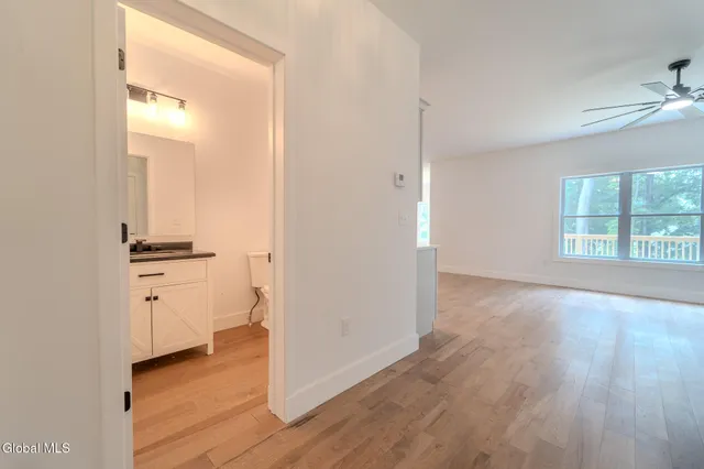 $669,900 | 233 Pinewood Avenue, Guilderland, NY 12303