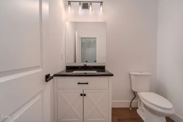 $669,900 | 233 Pinewood Avenue, Guilderland, NY 12303