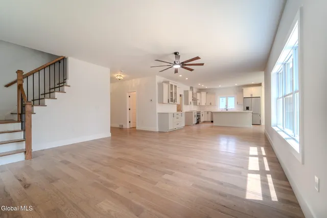 $669,900 | 233 Pinewood Avenue, Guilderland, NY 12303