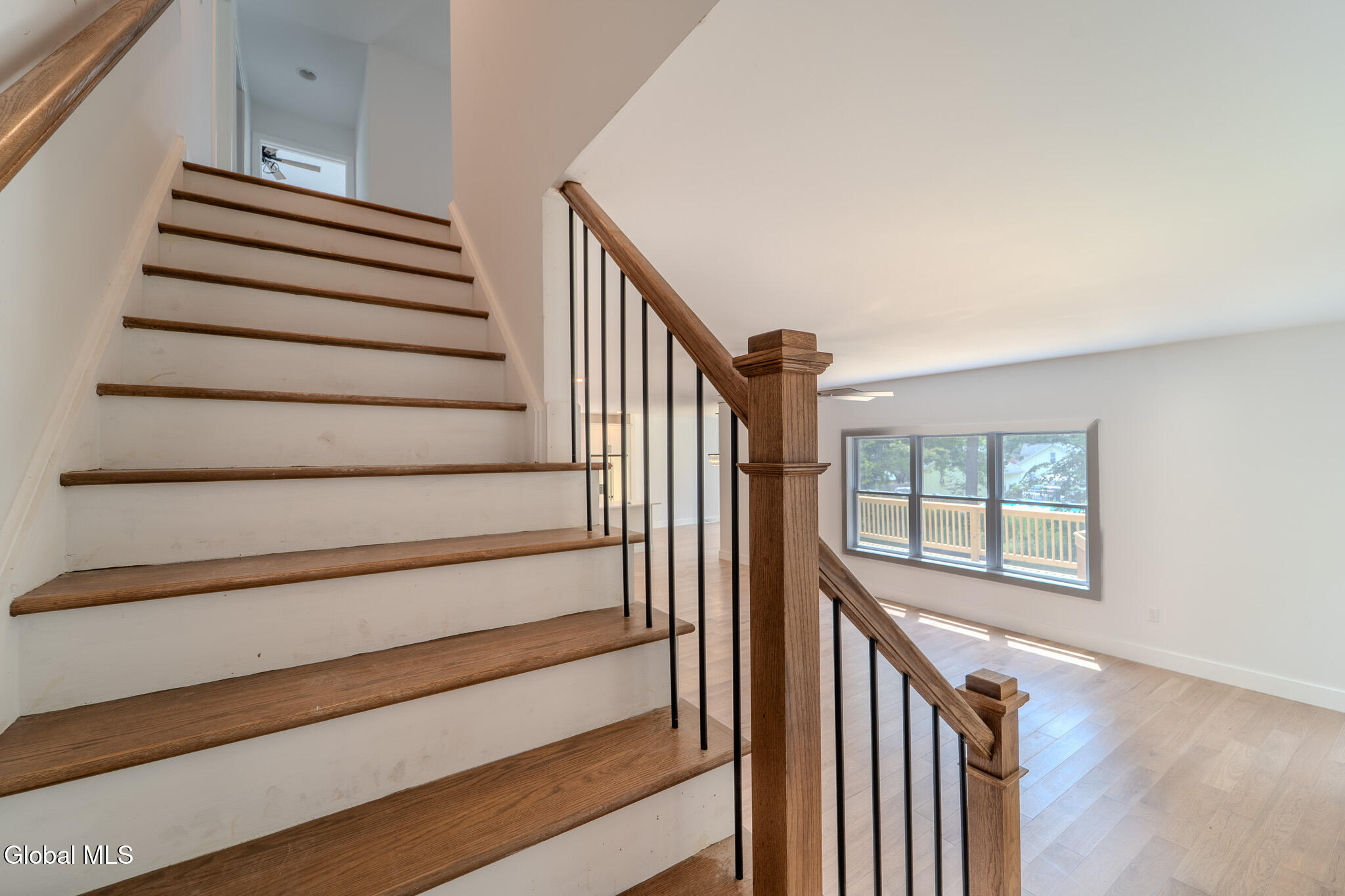 233 Pinewood Avenue Schenectady, NY 12303 - Photo 18 of 50 MIG00694-HDR