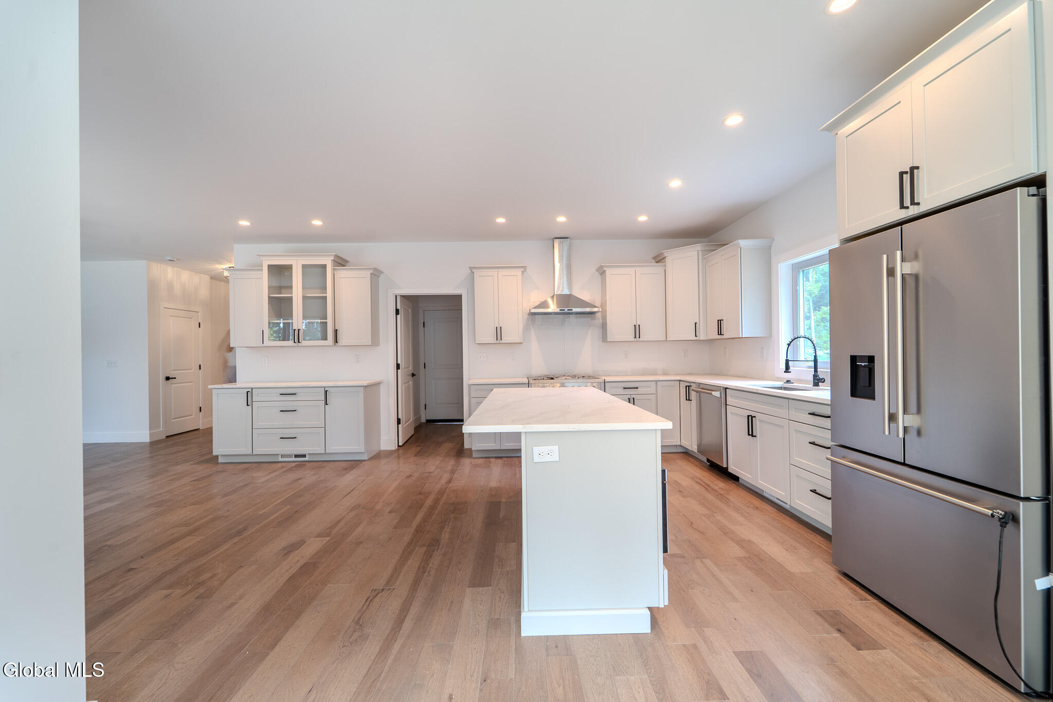 233 Pinewood Avenue Schenectady, NY 12303 - Photo 2 of 50 MIG00763-HDR