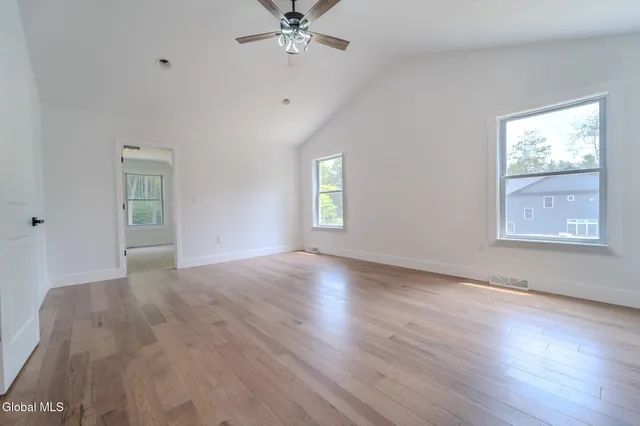 $669,900 | 233 Pinewood Avenue, Guilderland, NY 12303