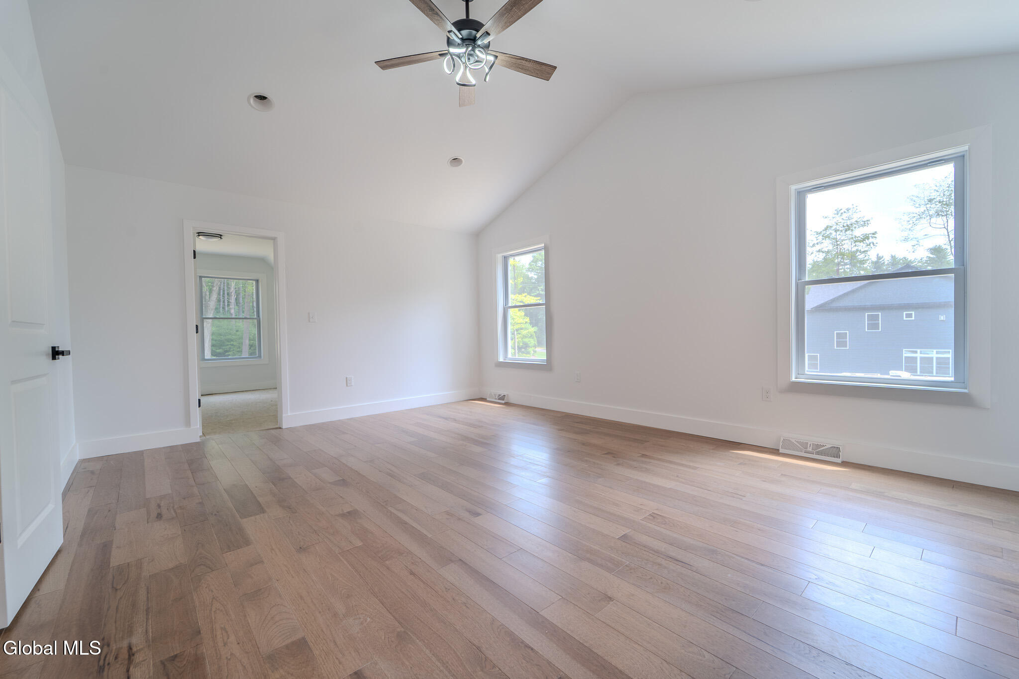 233 Pinewood Avenue Schenectady, NY 12303 - Photo 21 of 50 MIG00523-HDR