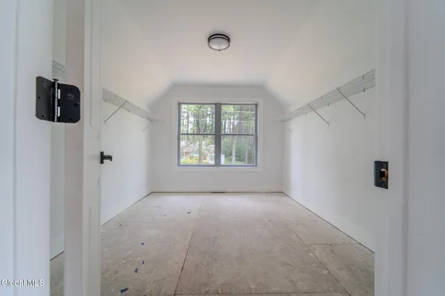 $669,900 | 233 Pinewood Avenue, Guilderland, NY 12303