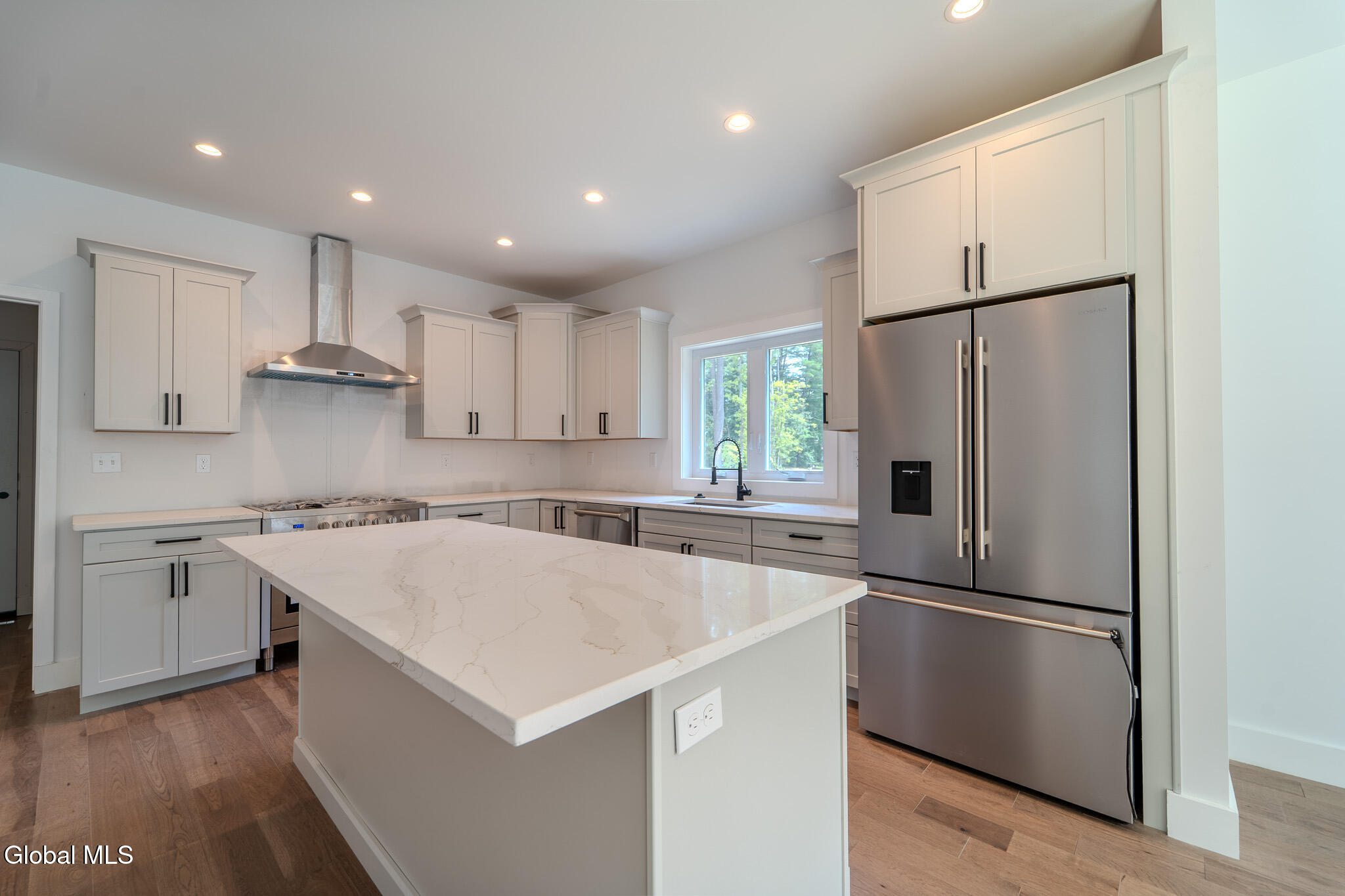 233 Pinewood Avenue Schenectady, NY 12303 - Photo 3 of 50 MIG00727-HDR