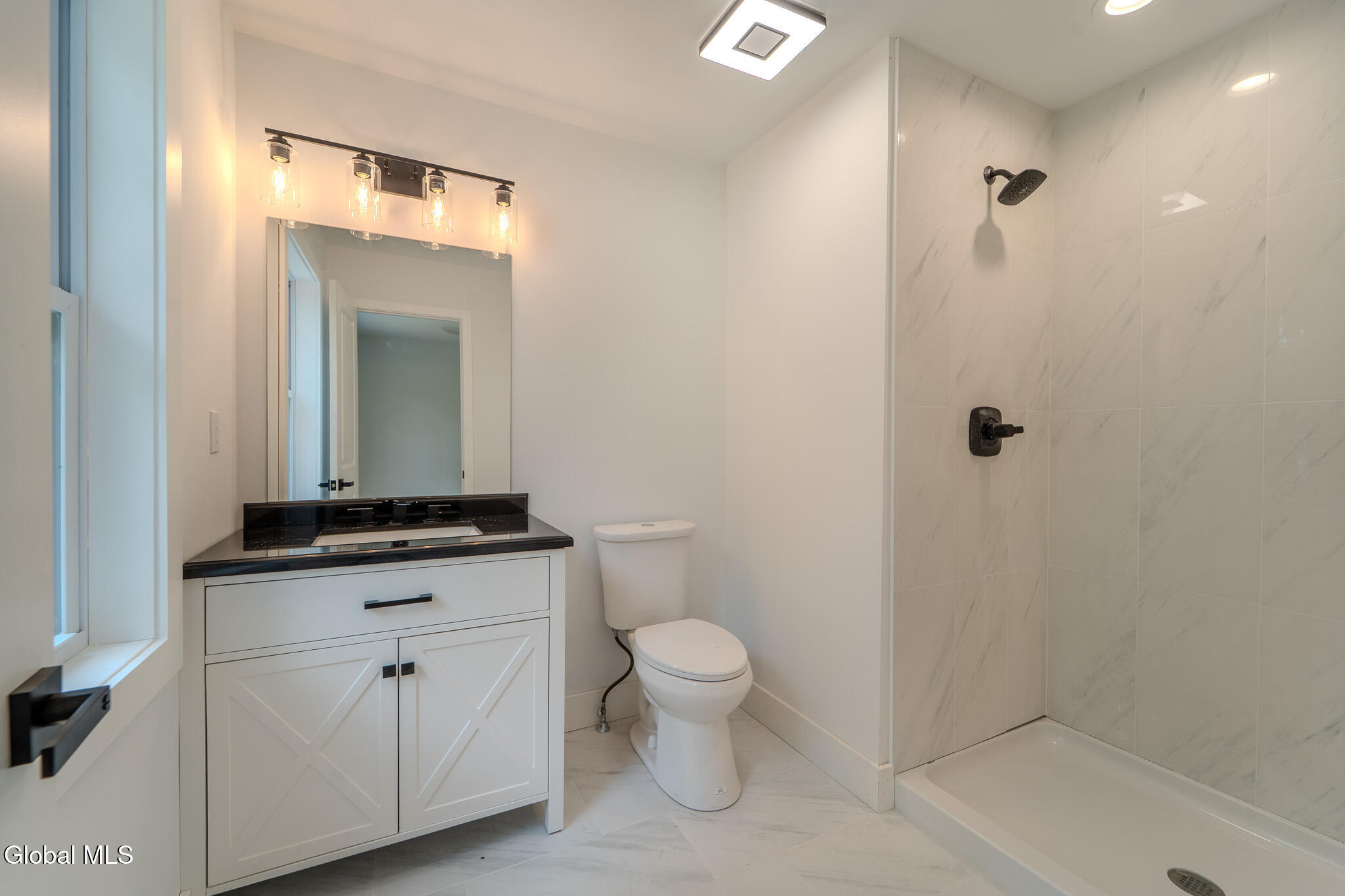 233 Pinewood Avenue Schenectady, NY 12303 - Photo 31 of 50 MIG00616-HDR