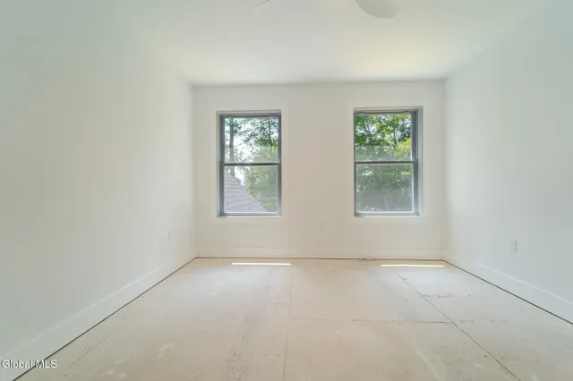 $669,900 | 233 Pinewood Avenue, Guilderland, NY 12303