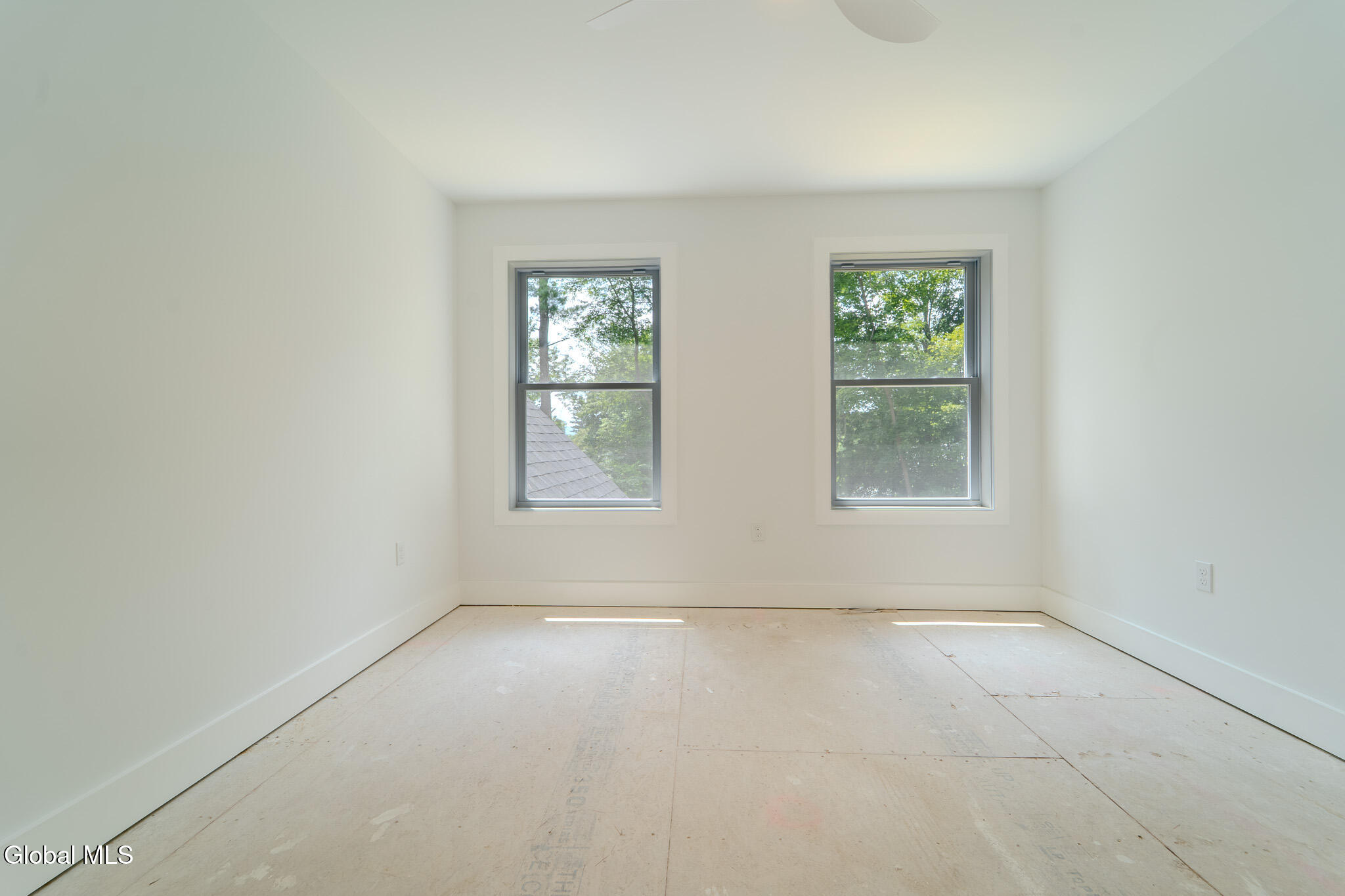 233 Pinewood Avenue Schenectady, NY 12303 - Photo 35 of 50 MIG00643-HDR