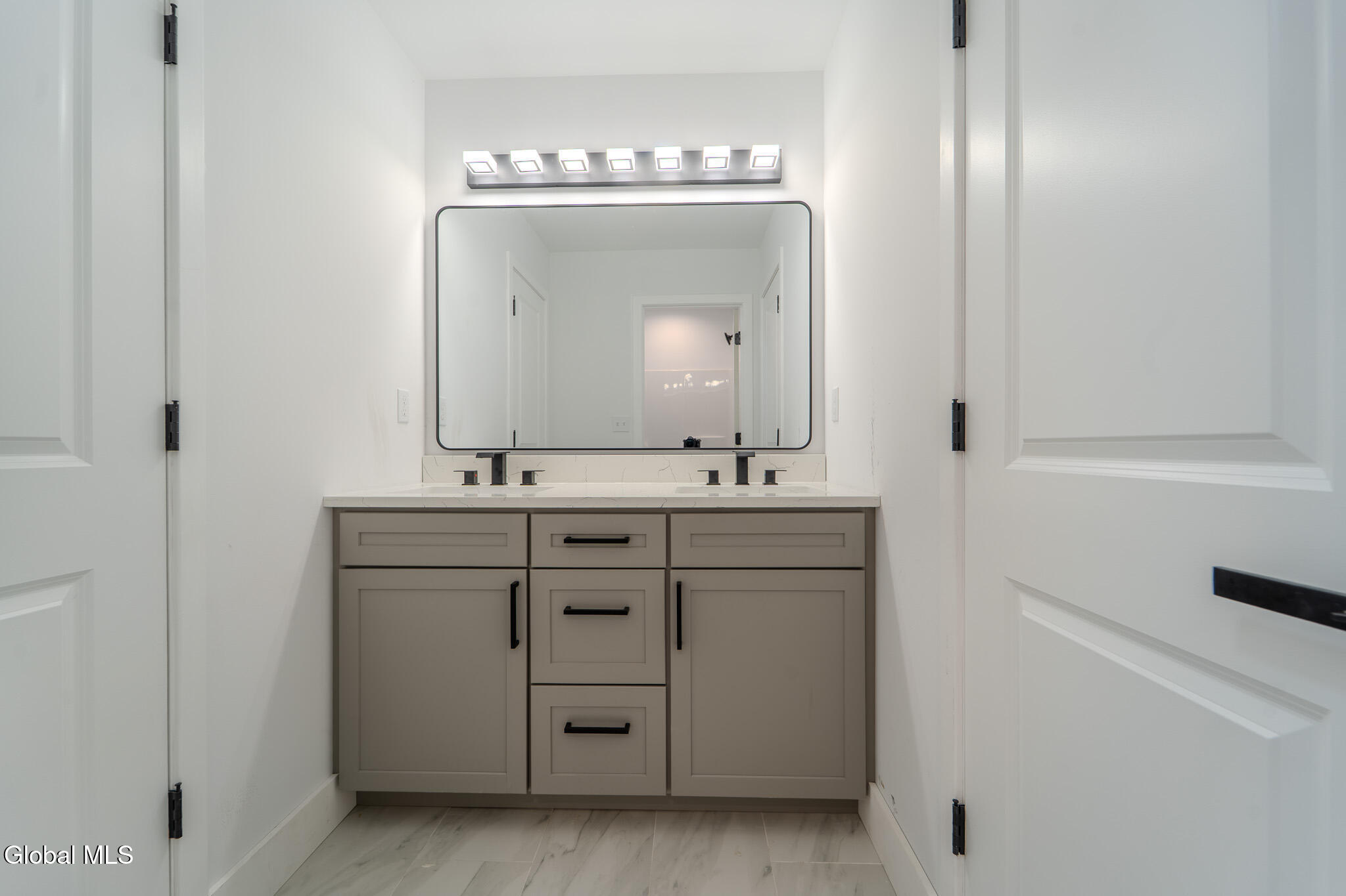 233 Pinewood Avenue Schenectady, NY 12303 - Photo 37 of 50 MIG00658-HDR