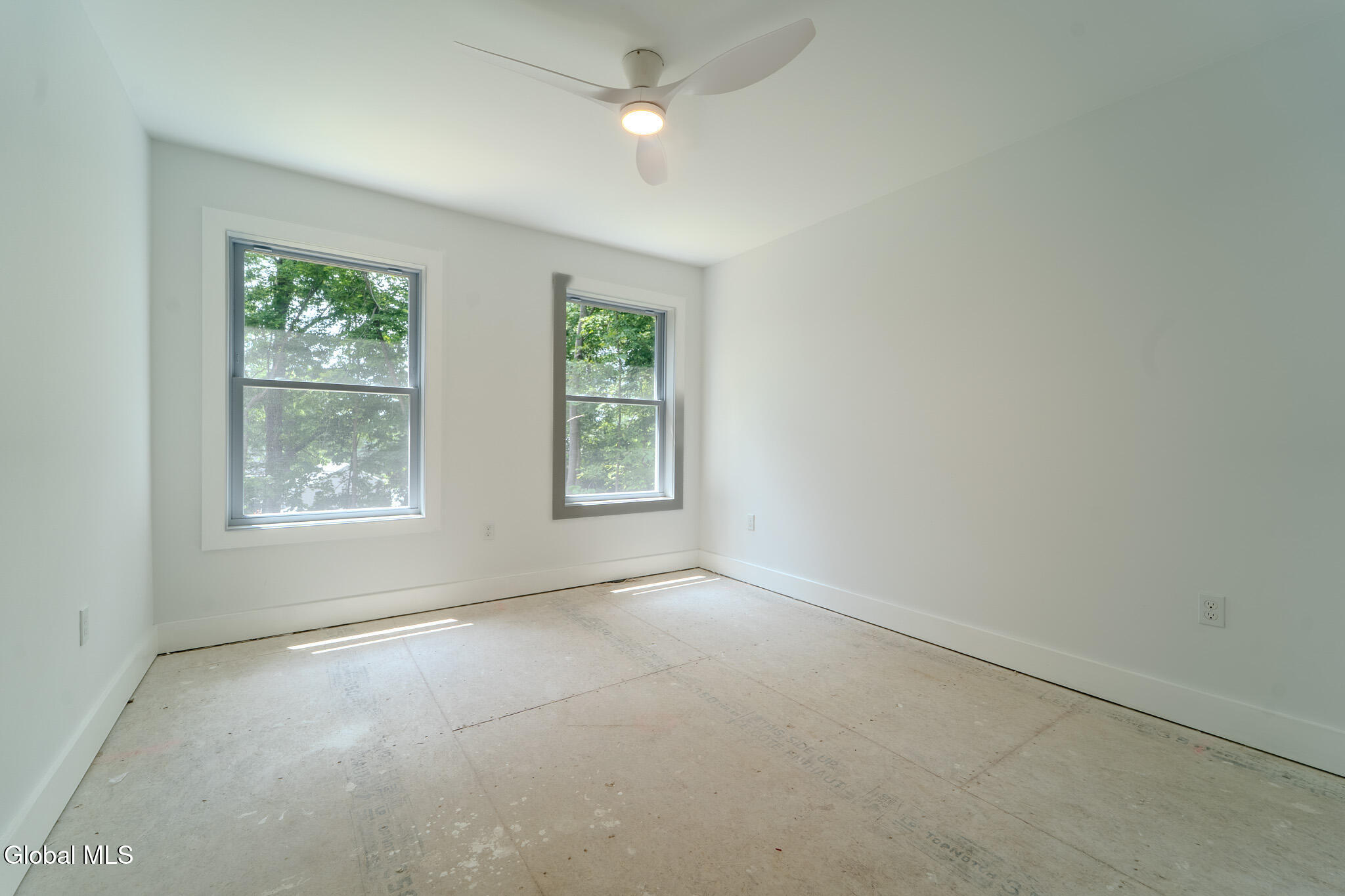 233 Pinewood Avenue Schenectady, NY 12303 - Photo 39 of 50 MIG00670-HDR