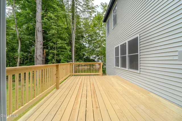 $669,900 | 233 Pinewood Avenue, Guilderland, NY 12303