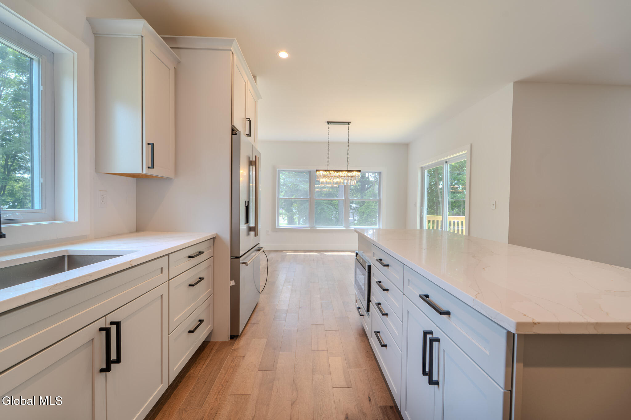 233 Pinewood Avenue Schenectady, NY 12303 - Photo 6 of 50 MIG00751-HDR