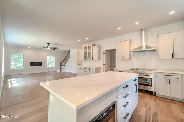 $669,900 | 233 Pinewood Avenue, Guilderland, NY 12303