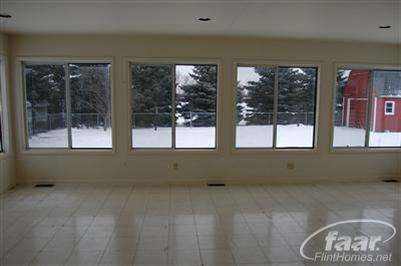 5334 North Belsay Road Flint, MI 48506 - Photo 10 of 14 20165854-9.JPG