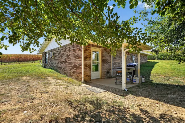 $179,900 | 462 Owens Road, Lafayette, TN 37083