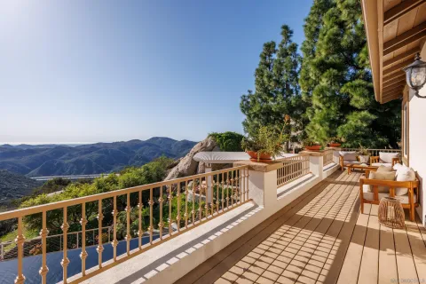 $1,749,000 | 29166 Meadow Glen Way West, Escondido, CA 92026