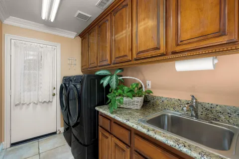 $1,749,000 | 29166 Meadow Glen Way West, Escondido, CA 92026