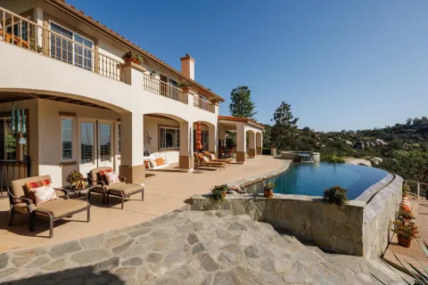 $1,749,000 | 29166 Meadow Glen Way West, Escondido, CA 92026