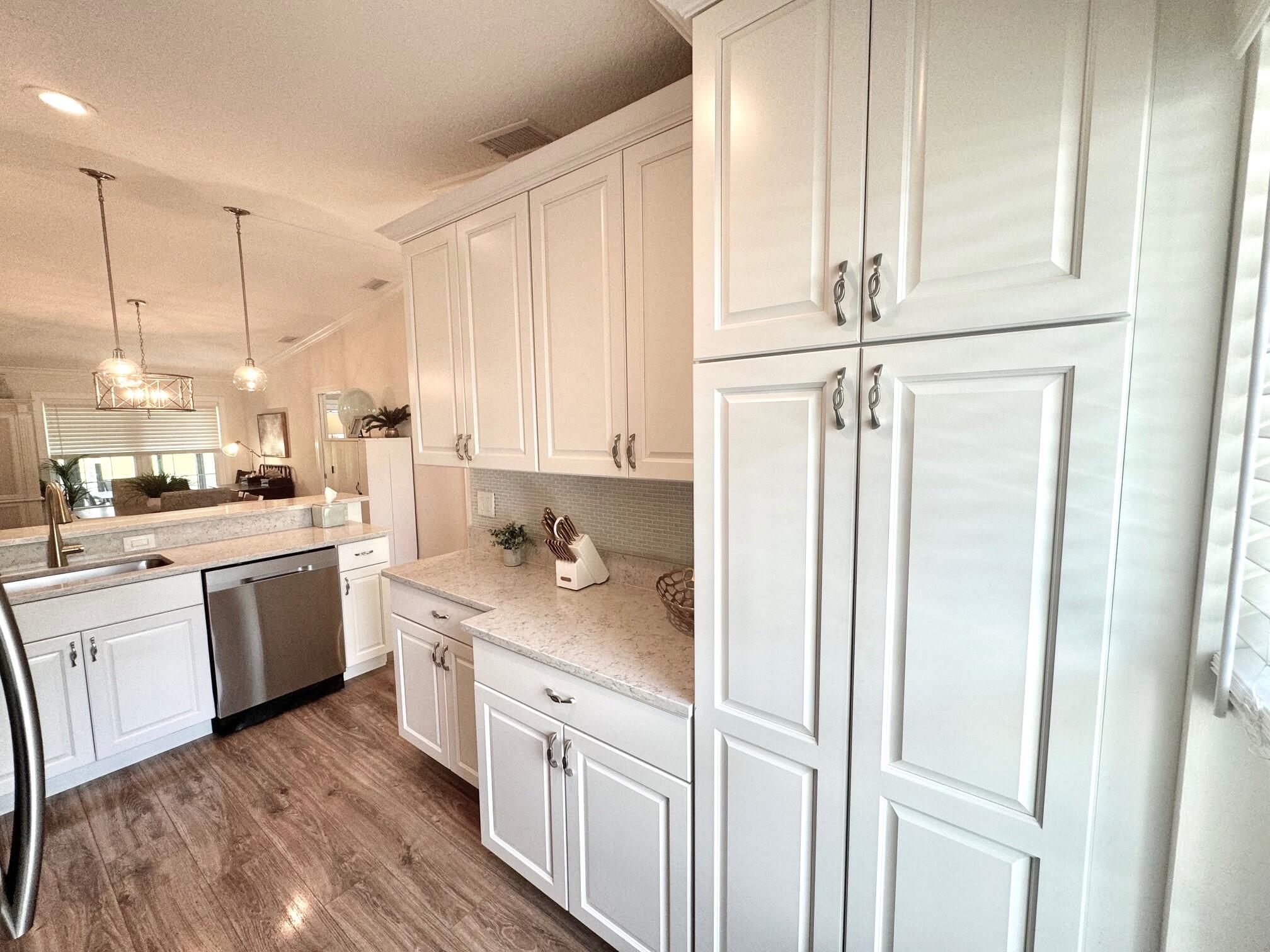 15852 Laurel Oak Circle Delray Beach, FL 33484 - Photo 8 of 42 KITCHEN